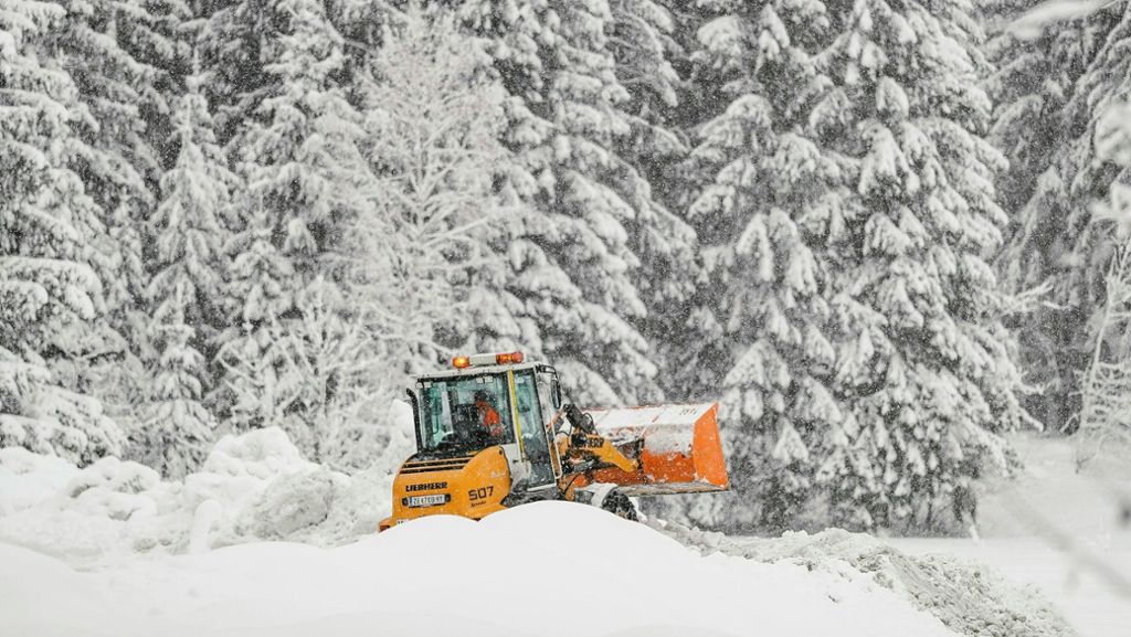 Lawinenunglück in Lech: Suche nach verschüttetem Skifahrer nicht möglich