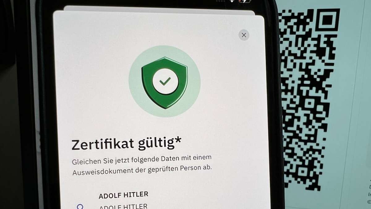  Ein gefälschtes digitales Impfzertifikat, welches auf den Namen „Adolf Hitler“ ausgestellt wurde, ist im Internet aufgetaucht. Es soll als gültiger europäischer Impfpass akzeptiert werden. 