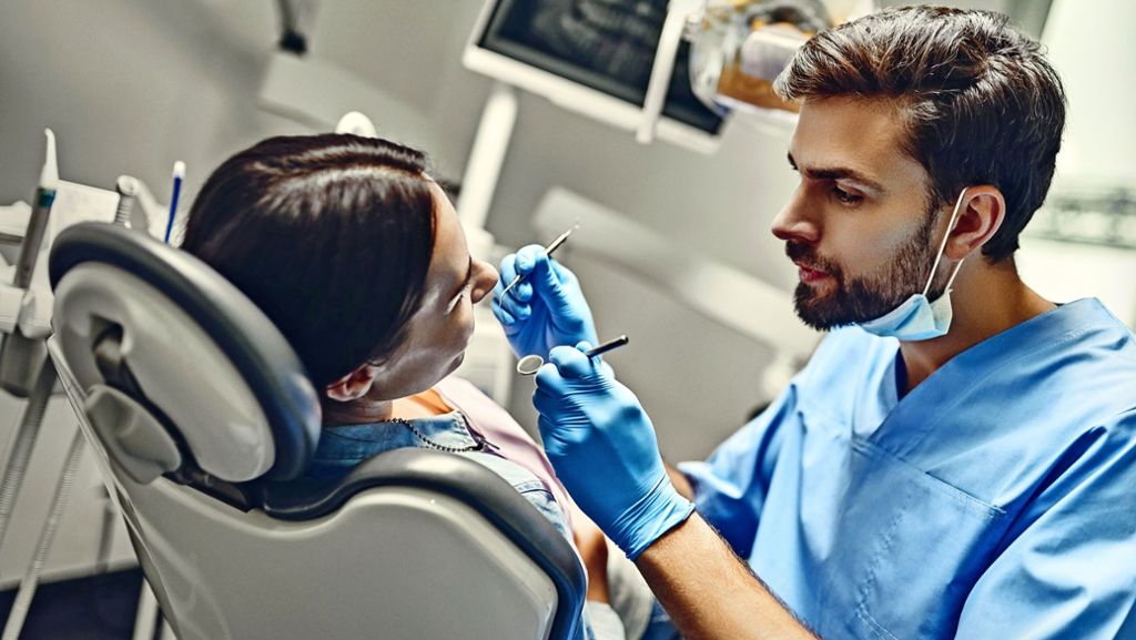 Zahnfleisch blutet: Die Angst, den Zahn zu verlieren