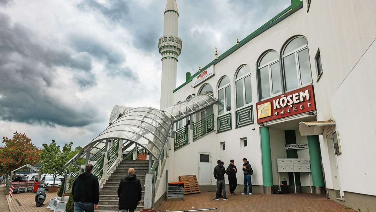 Tödliche Schüsse im Mercedes-Werk: Moschee-Besucher in Sindelfingen sind fassungslos