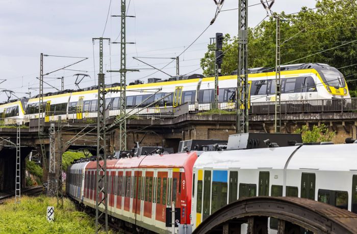 Stuttgart: Jugendliche nehmen „Abkürzung“ entlang der S-Bahn-Gleise