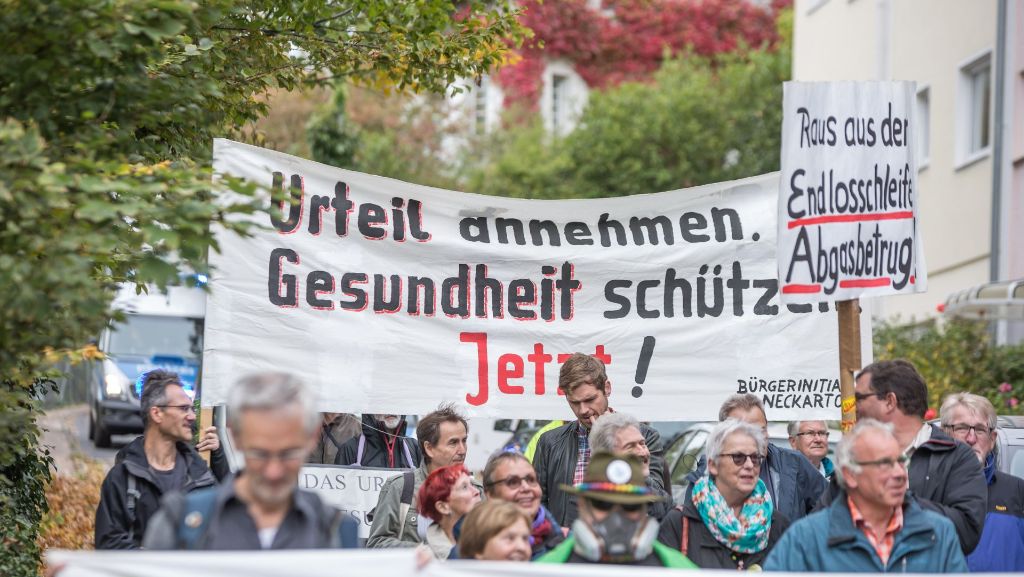 Luftreinhaltung in Stuttgart: Fahrverbot: Aufschub nur bis Februar 2018?