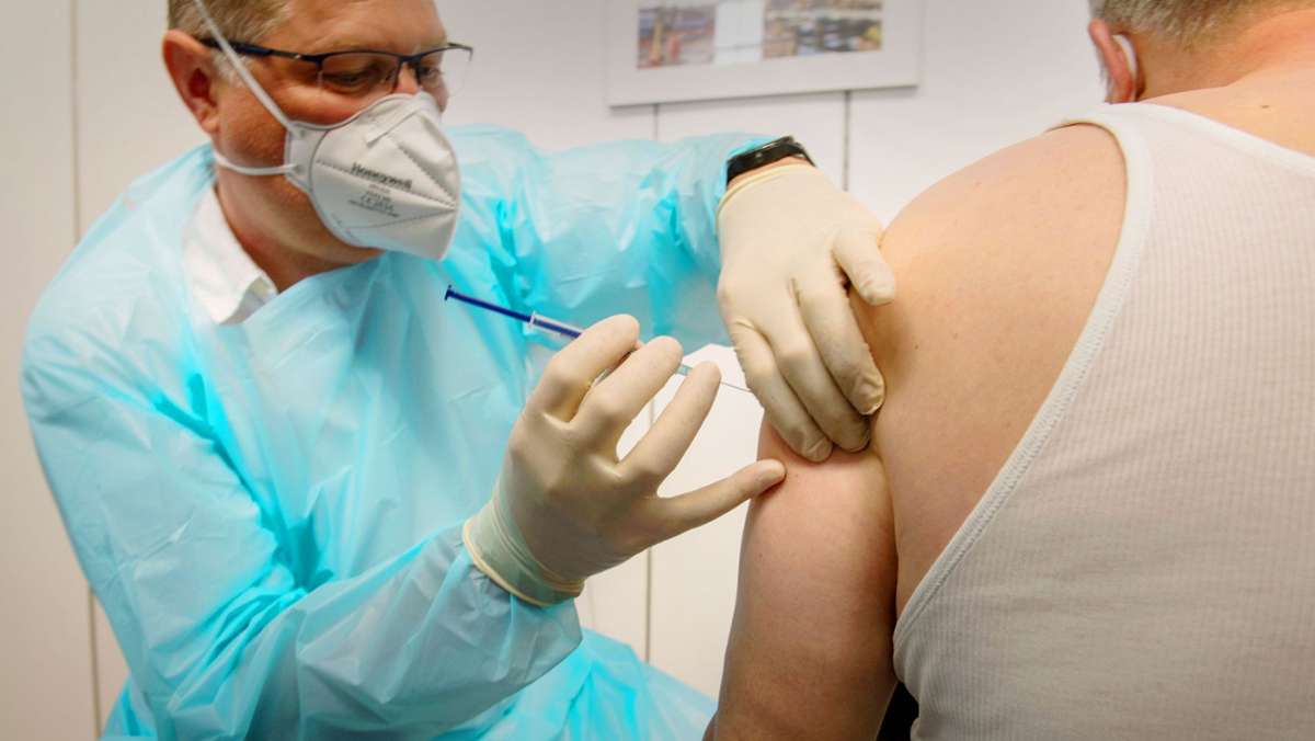 Impfen in  Betrieben: Impfkampagne hat große Startprobleme