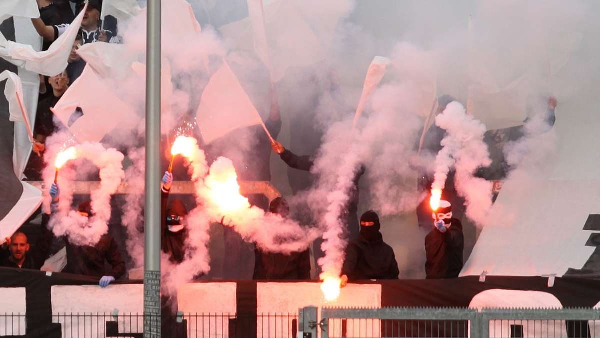 VfR Aalen gegen Eintracht Trier: Fußballfans zerlegen Gaststätte in Innenstadt