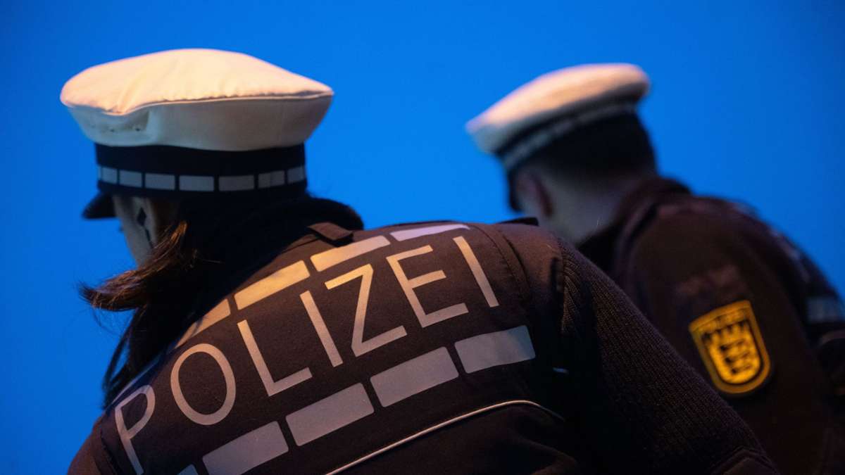 Kurioses aus Schleswig-Holstein: Bei Raucherpause verschätzt – Vater lässt drei Kinder in Zug zurück