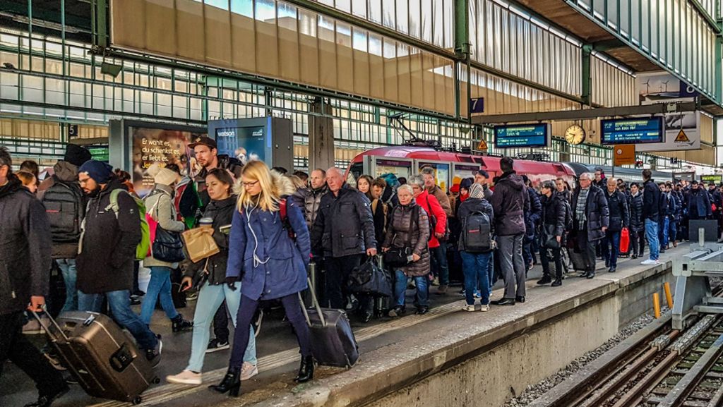 Erlebnisbericht zum Bahnstreik in Stuttgart: Wie ein Scherz auf Schienen
