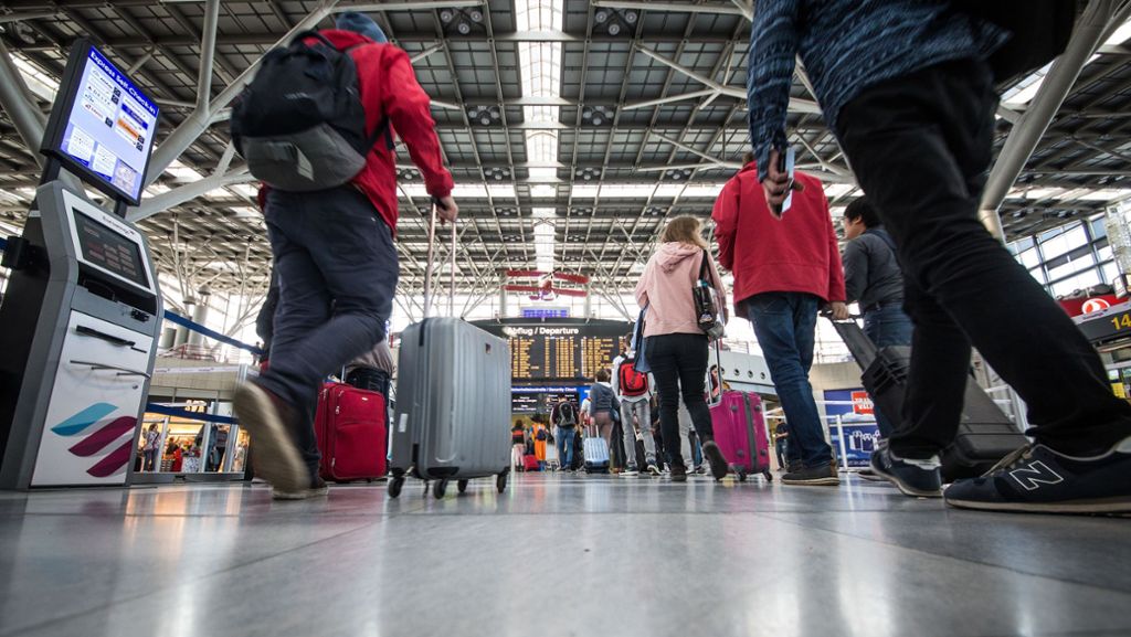 Flugreisende in Stuttgart: Freifahrttickets gibt es nur probeweise