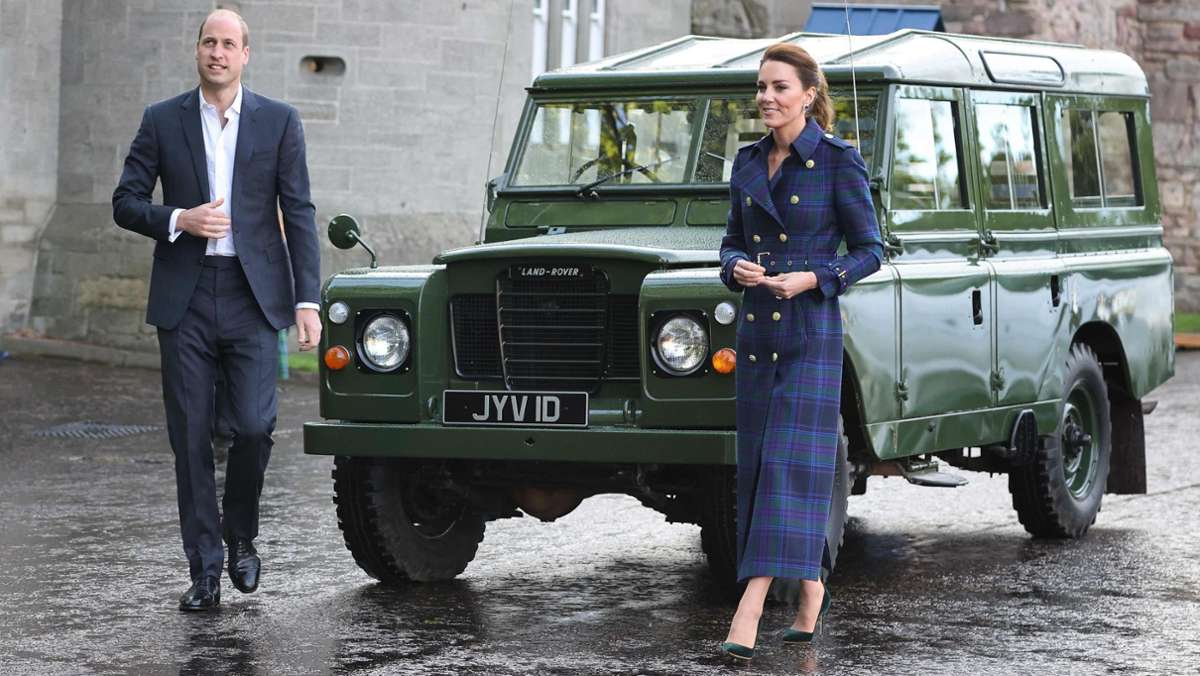  Herzogin Kate und Prinz Philip besuchen einen Autokinoabend in Edinburgh – und kommen in einem ganz besonderen Wagen. 