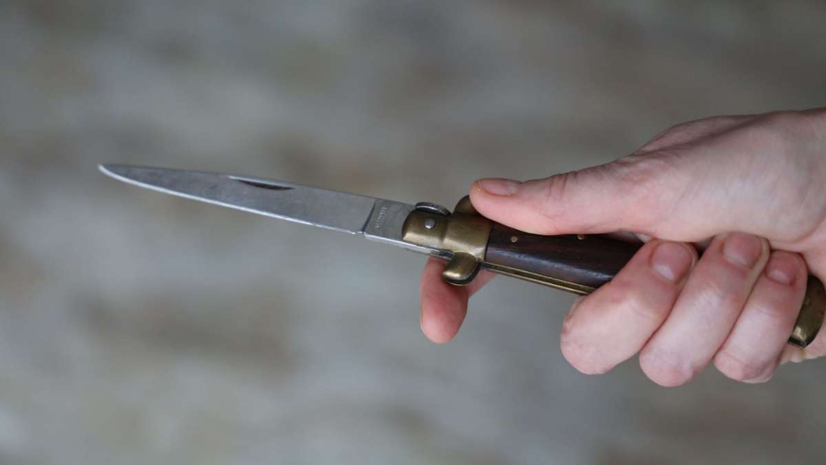 Rottenburg: Mann bedroht Menschen mit Messer