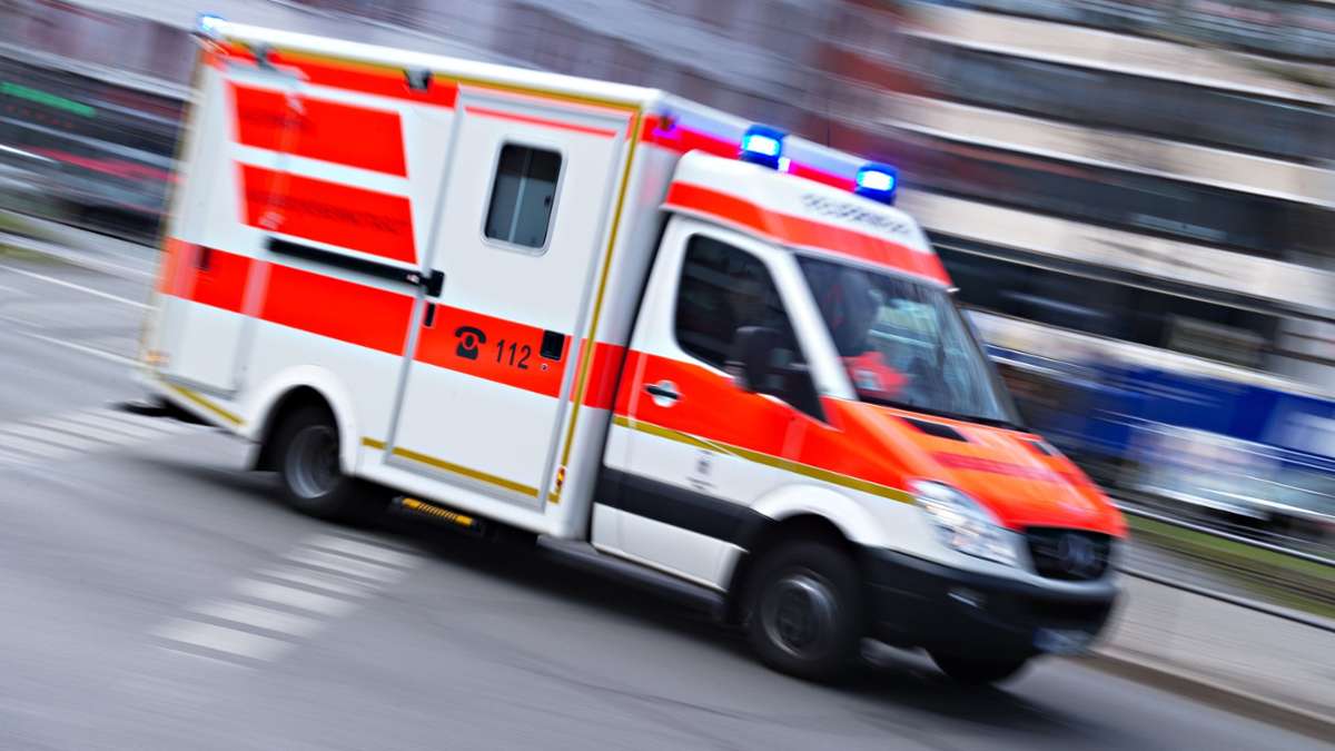 Walddorfhäslach: Frontaler Zusammenstoß auf Gegenspur –  zwei Schwerverletzte
