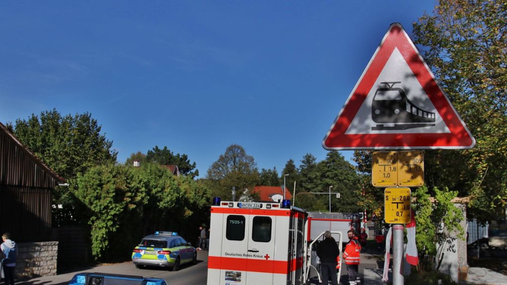 Schwerer Unfall im Rems-Murr-Kreis: Radfahrer von Zug erfasst und getötet