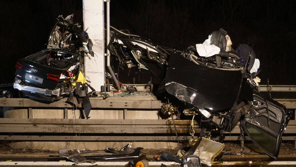 Autobahn 81 Richtung Stuttgart: Autofahrer nach schwerem Unfall sofort tot