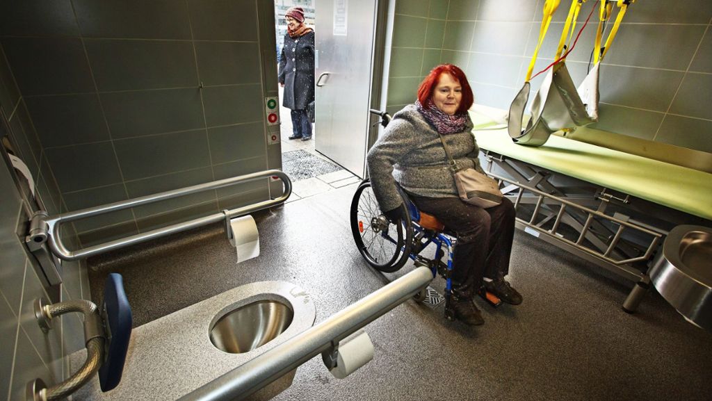 „Toilette  für alle“ in Esslingen: Unbeschwerte Mobilität für  Schwerstbehinderte