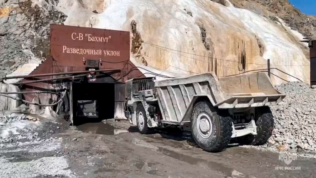 Russland: Nach Tragödie in Goldmine: Verschüttetensuche eingestellt
