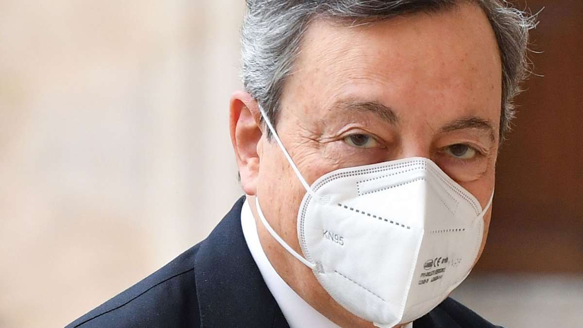  Der „Euro-Retter“ Mario Draghi hat in Italien das Ruder der Regierung übernommen. Das Land leidet heftig unter den Pandemiefolgen und wartet sehnsüchtig auf EU-Milliardenhilfen. Draghis Kabinett steht unter Zeitdruck. 