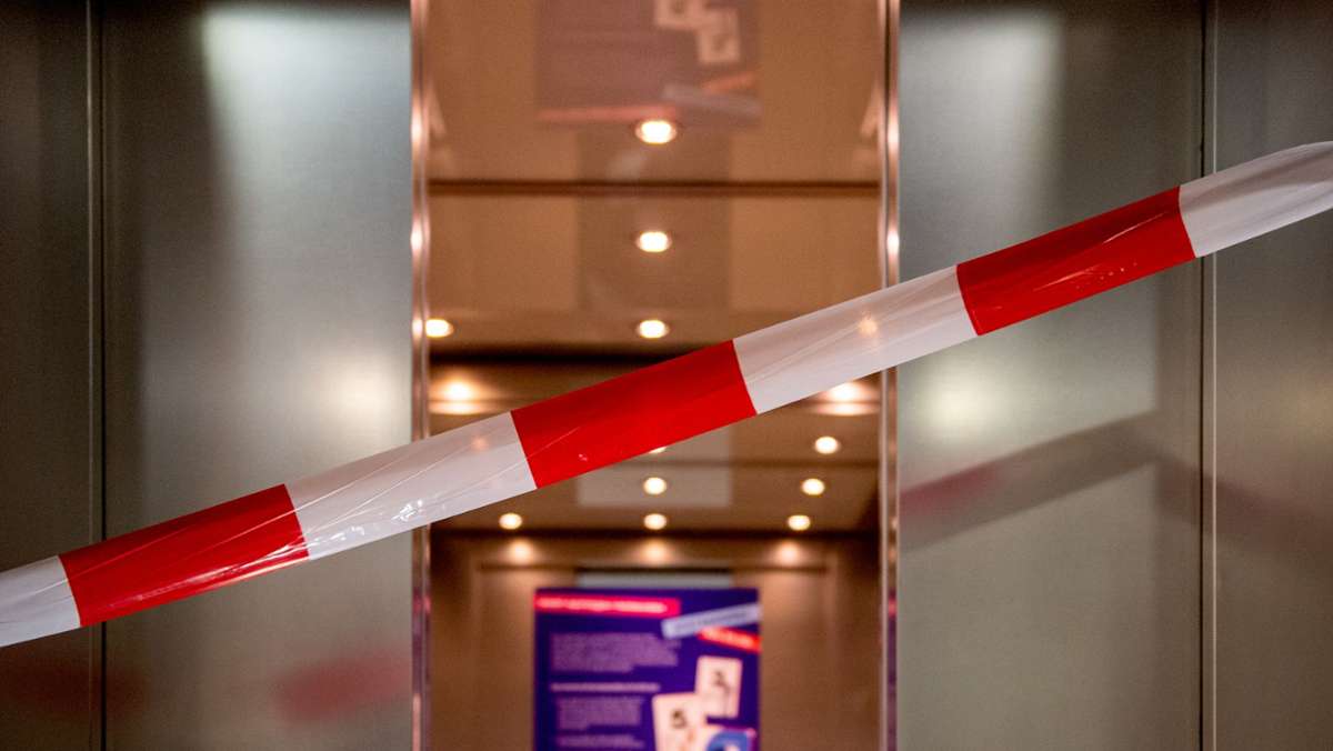 Aufzüge und Sicherheit: TÜV stellt  an 4200 Aufzügen gefährliche Mängel fest