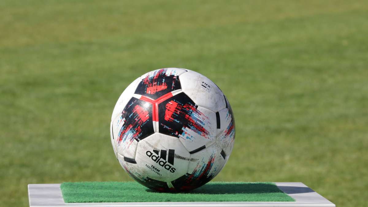 Fußball in Fellbach: Die Stuttgarter Kickers beim SVF zu Gast