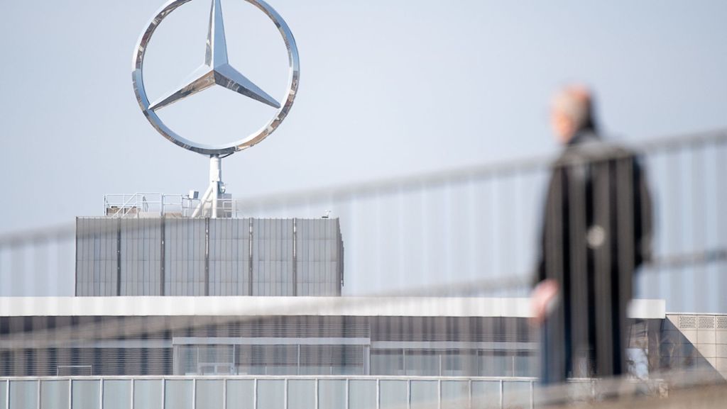 Daimler mit vorläufigen Quartalszahlen: Daimler muss mit weiterem Gewinneinbruch rechnen
