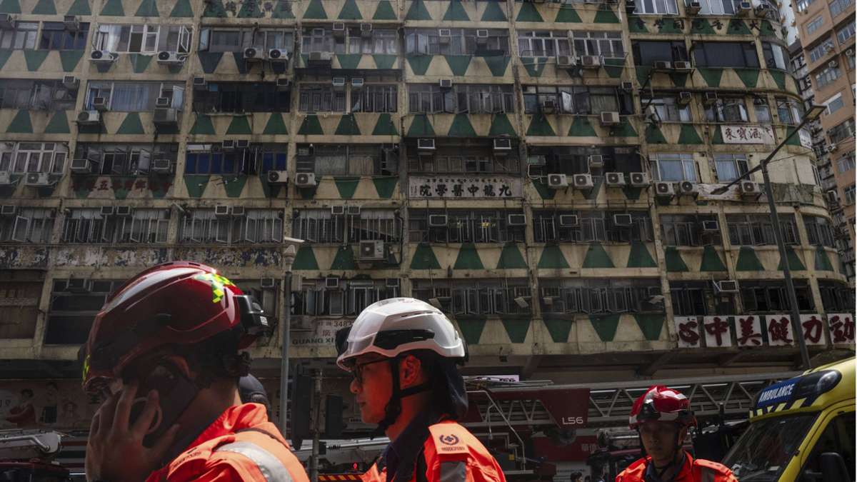 Schwerer Brand: Mehrere Tote bei Hochhausbrand in Hongkong