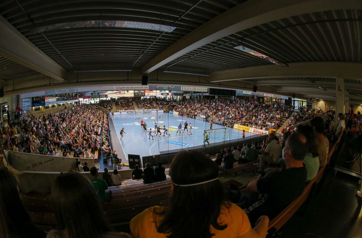 2100 Zuschauer kamen gegen TuS N-Lübbecke in die Göppinger EWS-Arena.