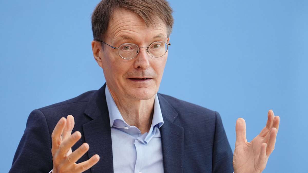  Noch sei die Datenlage zu unklar, betont der SPD-Gesundheitsminister in der Talkshow „Hart aber fair“. Öffnungsschritte wie in Großbritannien wären in Deutschland fatal, sagt Lauterbach. 