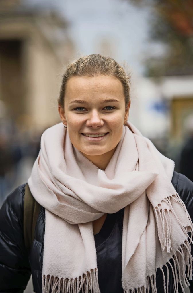 Marie Gabrielt, 21, Studentin: „Nein! Es erschreckt mich, dass für jüngere Leute ein Leben ohne Technik nicht mehr denkbar ist.“
