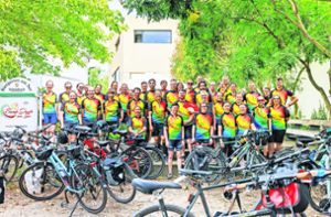 Den Krebs besiegt: Regenbogenfahrer machen Station in Böblingen