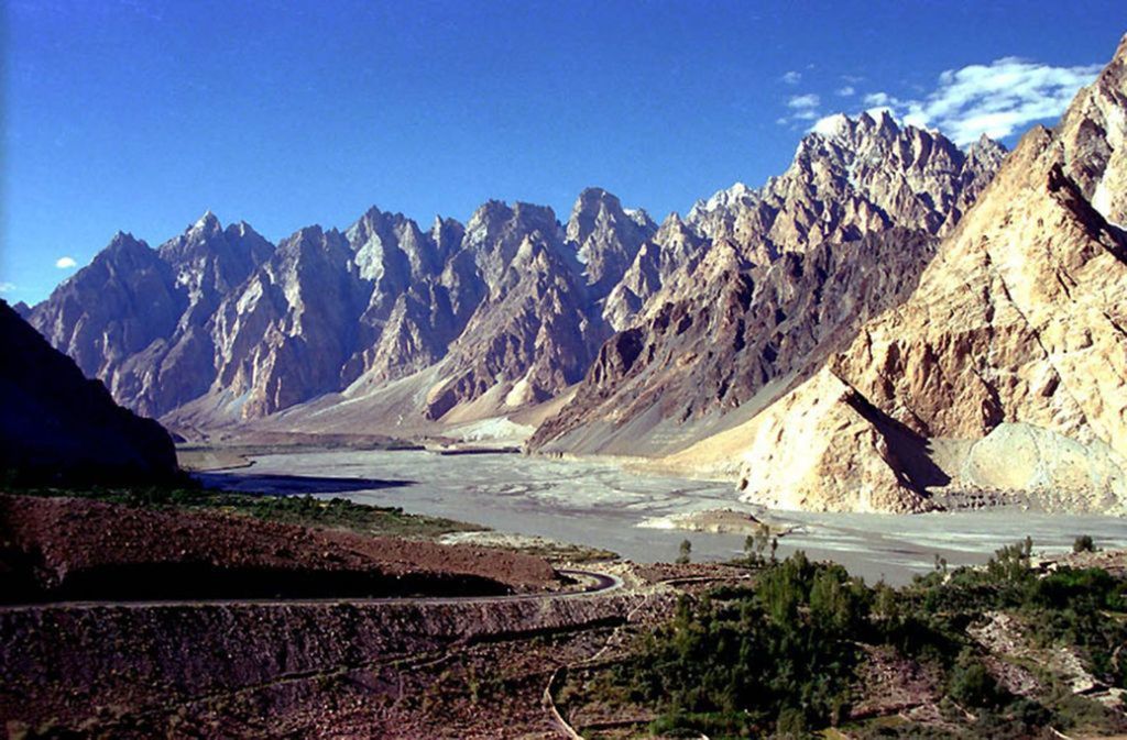 Karakourm-Highway (China, Indien, Pakistan): Kaxgar ist ein Verkehrsknoten der Seidenstraße und dient als Ausgangspunkt für den Karakorum-Highway nach Pakistan.