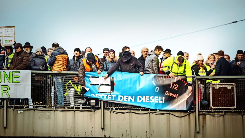 Diesel-Fahrverbot in Stuttgart: Veranstalter will   Diesel-Demo ohne Parteien