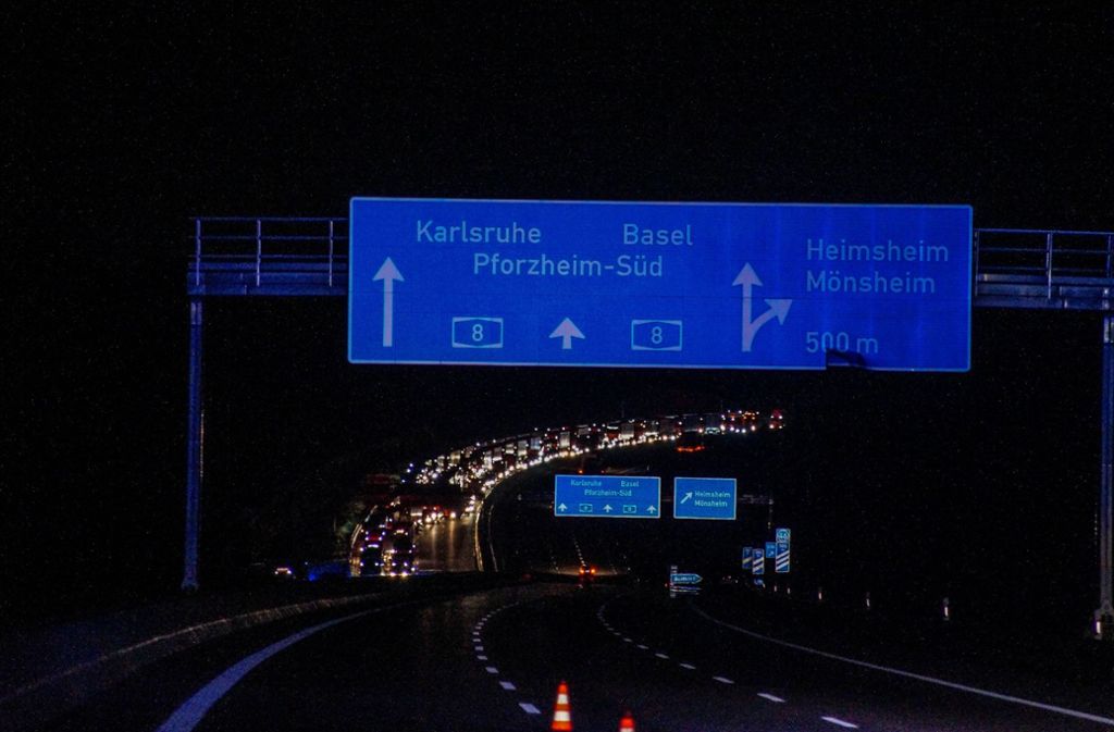 Mehrere Stunden war die A8 bei Rutesheim in beide Richtungen voll gesperrt.