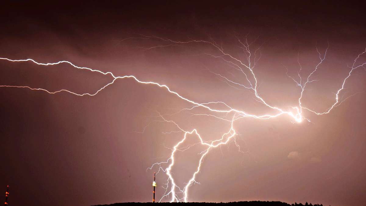 Gewitter, Sturm und Hagel in Baden-Württemberg: Heftiges Unwetter kann  auf Stuttgart treffen