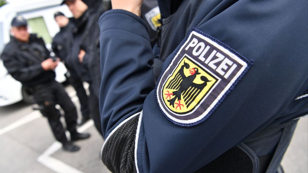 Ludwigsburg: Unbekannter greift 18-Jährigen mit Messer an