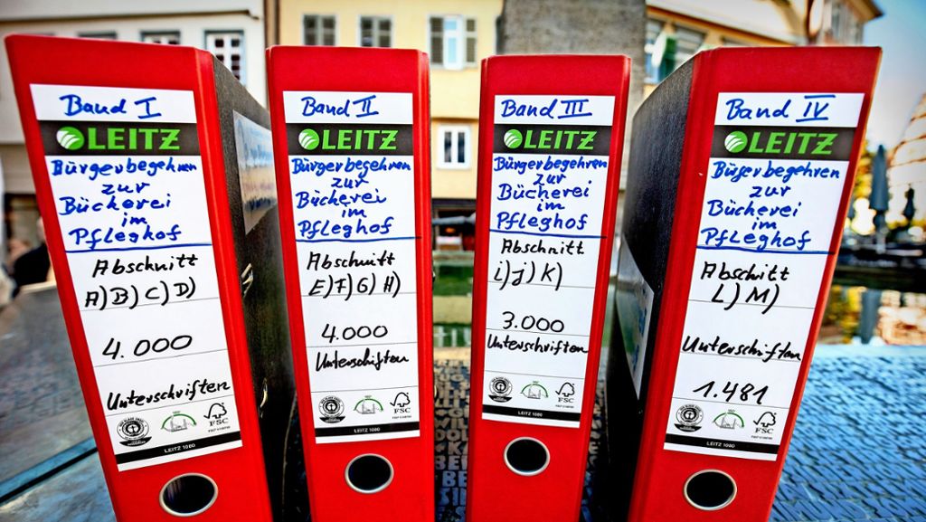 Bürgerbegehren Esslingen: 12 485 Unterschriften für  Bücherei-Verbleib im Bebenhäuser Pfleghof