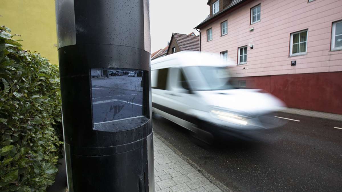 Mehr Geschwindigkeitsmessungen im Kreis Esslingen: 23 Blitzersäulen  sollen Raser bremsen