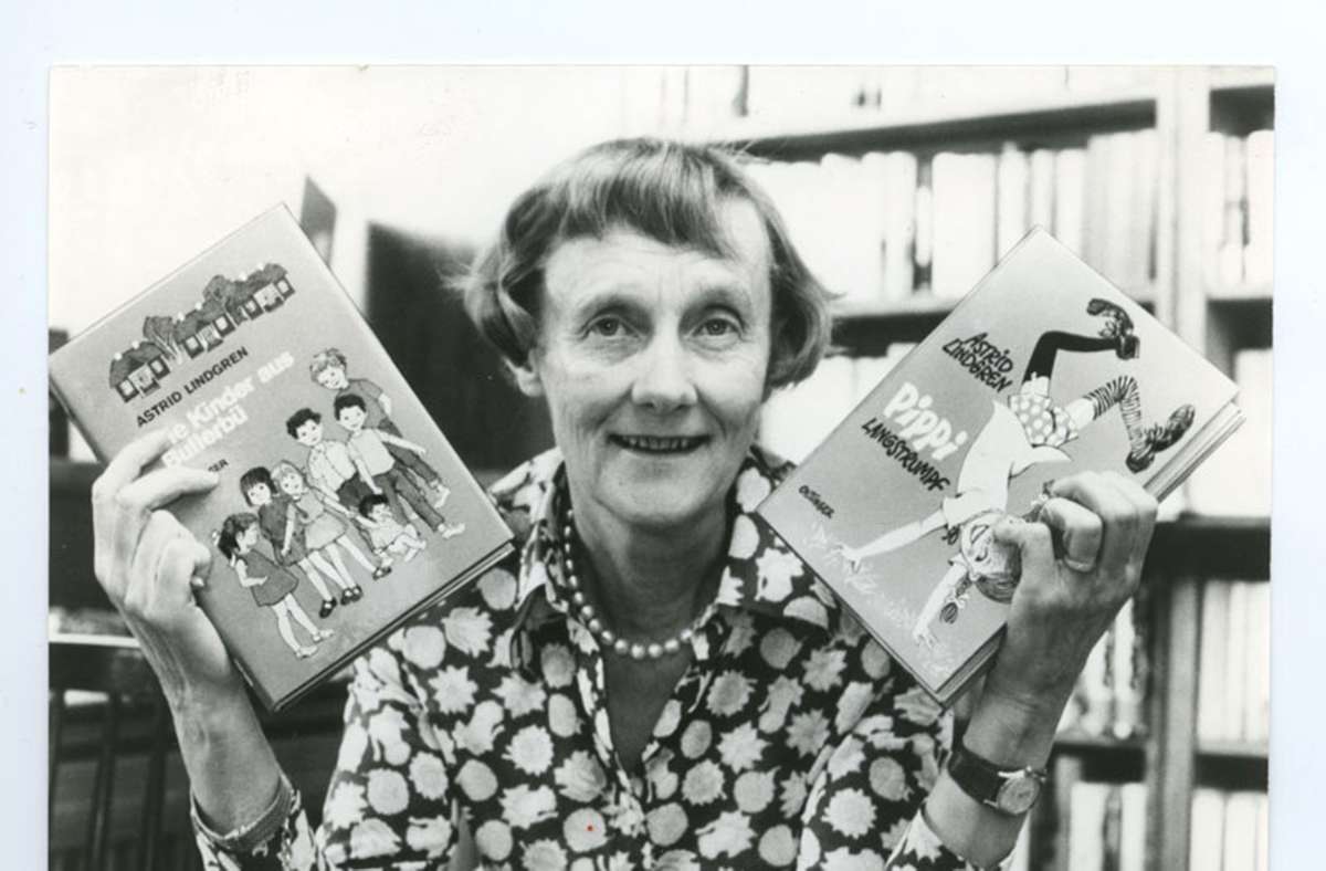 1945 schenkte Astrid Lindgren das Pippi-Manuskript ihrer Tochter zum Geburtstag, suchte zeitgleich auch nach einem Verlag. Erst ein gewonnener Schreibwettbewerb aber sorgte dafür, dass Pippi Langstrumpf in Buchform erscheinen konnte.