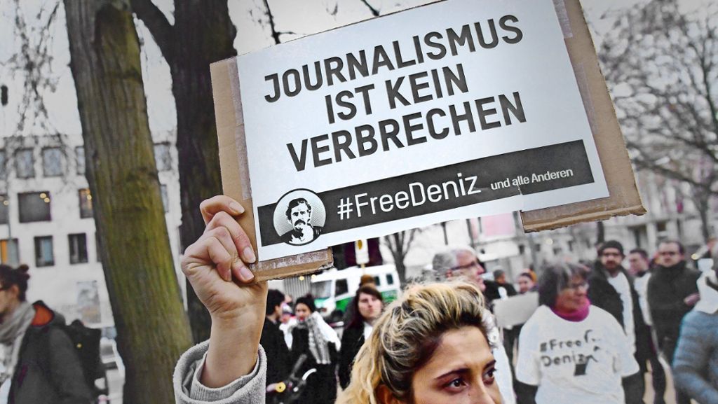 Inhaftierter „Welt“-Journalist: Yücel hofft auf Straßburger Richter