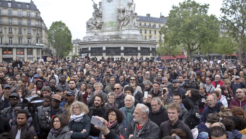 News-Blog zur Präsidentschaftswahl in Frankreich: Tausende Franzosen protestieren gegen Macron