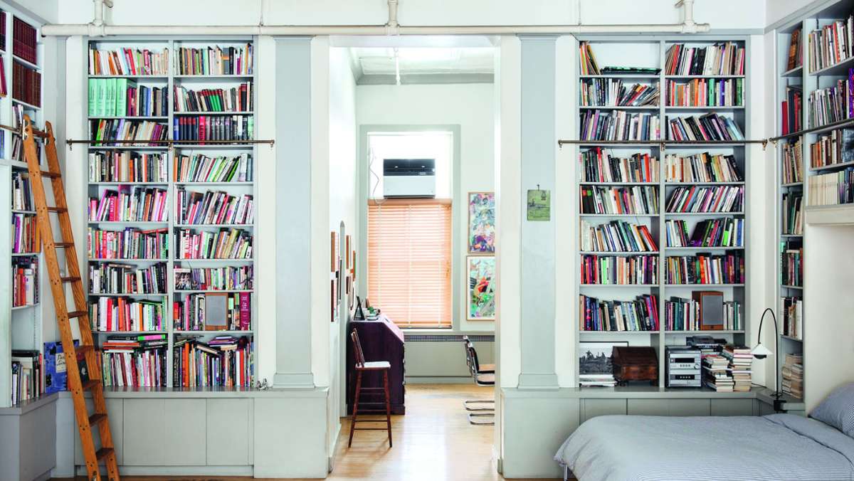Wohntrend nackte Wand: Wer braucht noch Bücherschränke?