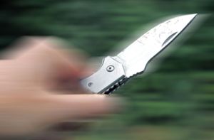 30-Jähriger sticht im Streit mit Messer auf Kontrahenten ein