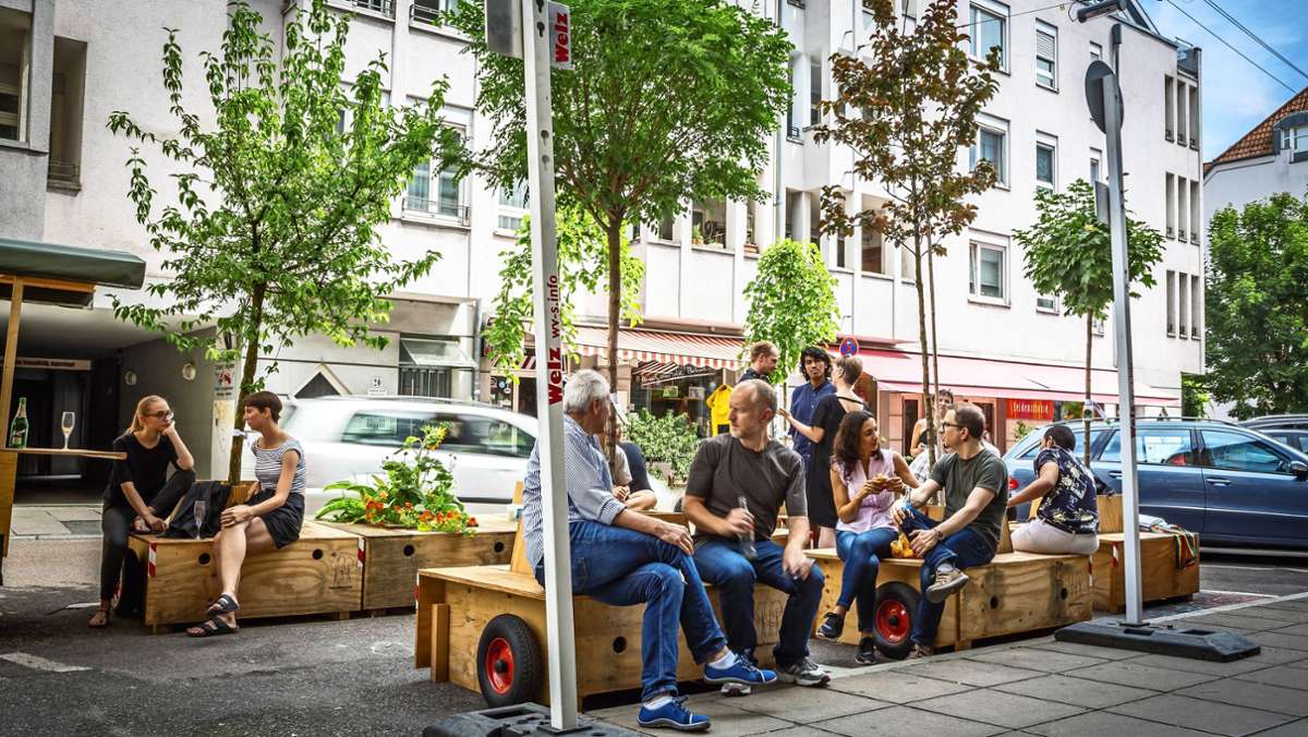  Wenn im Frühjahr 2022 die wärmere Jahreszeit beginnt, sollen in Stuttgart auch für Privatleute vor den Wohnhäusern neue Spielregeln gelten. Im Grundsatz haben das Ordnungsamt und die Bezirksvorsteher die Sache schon ausgeklügelt. 