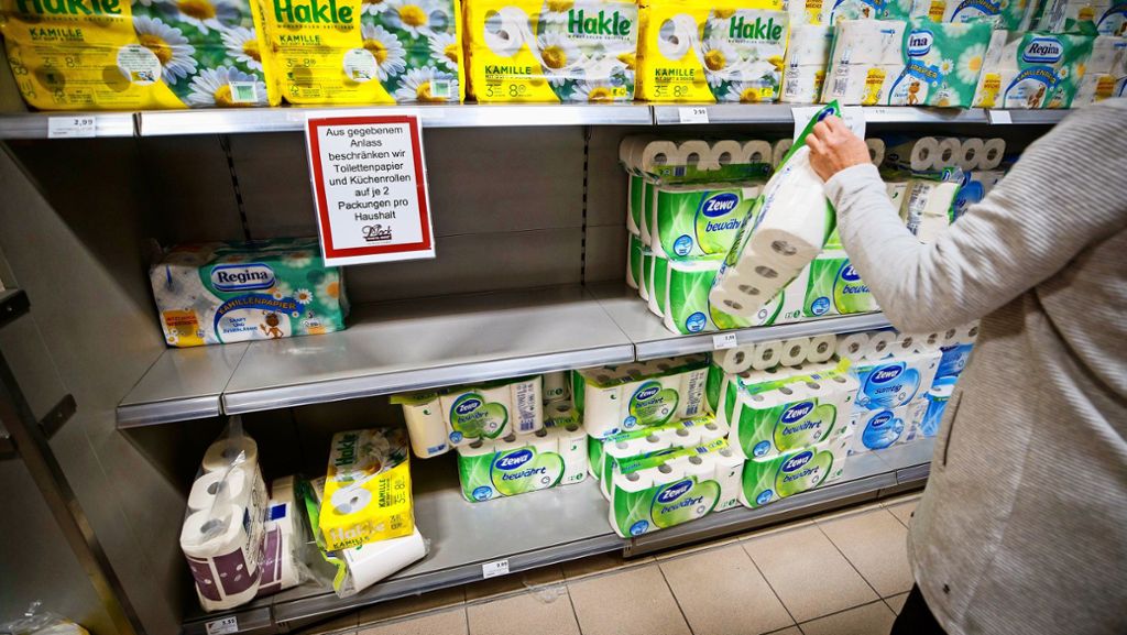 Coronakrise in der Region Stuttgart: Ein Supermarkt im Corona-Fieber