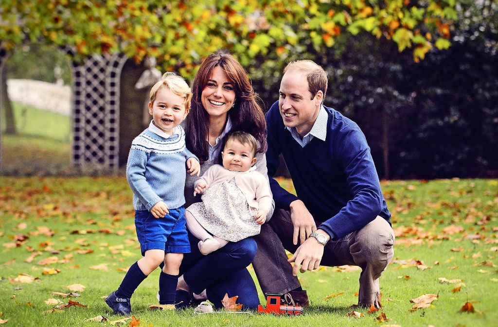 Familienfoto zu viert: Baby Charlotte ist Nummer vier in der britischen Thronfolge, ...
