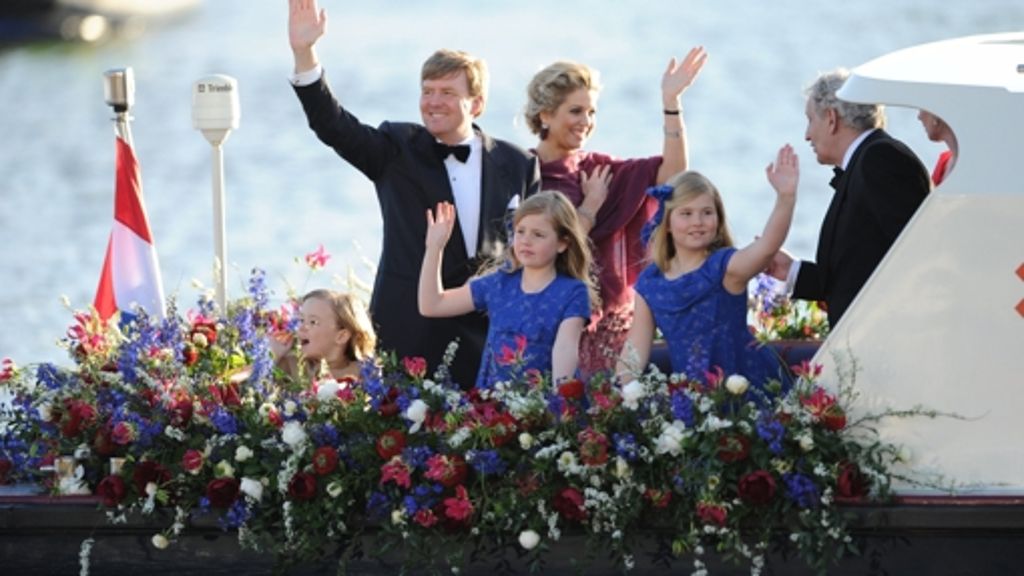  Der neue König Willem-Alexander und Máxima feiern mit Europas Hochadel den Thronwechsel in großer Harmonie. Holland bejubelt sein Königspaar fast so, als wären sie Popstars. 