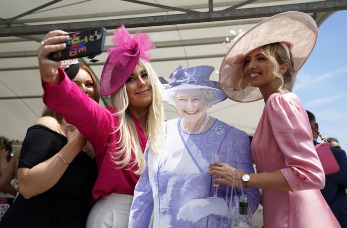 „Platinum Jubilee“ von Queen Elizabeth II.: Royaler Rausch als letztes Hurra? Nicht alle Untertanen feiern Queen