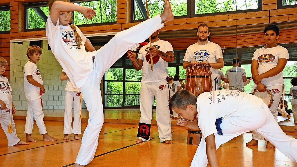  Beim SSV Stuttgart-Zuffenhausen können sich Kinder in der einst von Sklaven erfundenen Kampfsportart Capoeira erproben. Ein Mix aus Tanz, Kraft, Akrobatik und Rhythmusgefühl. 