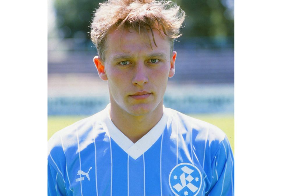 Wer hat ihn erkannt? Christian Streich ganz bubihaft im Trikot der Stuttgarter Kickers. Zwei Jahre verbrachte der Trainer des SC Freiburg auf der Waldau und erreichte 1987 mit den Kickers das DFB-Pokalfinale.