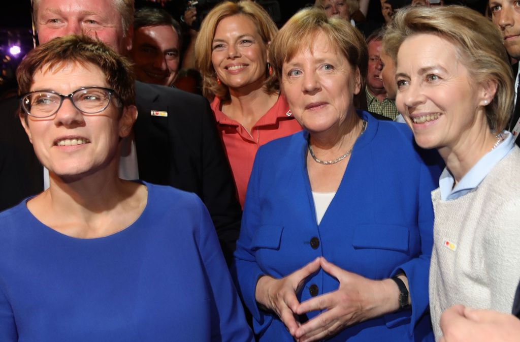 Frauen, auf die Angela Merkel setzt: Annegret Kramp-Karrenbauer, Julia Klöckner und Ursula von der Leyen (v.l.n.r.). Wer außerdem infrage kommt, zeigen wir in unserer Bildergalerie. Klicken Sie sich durch. Foto: dpa
