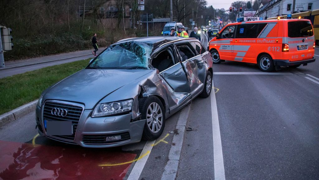 Einsatz in Stuttgart-Kaltental: Ein Schwerverletzter bei Unfall mit Stadtbahn