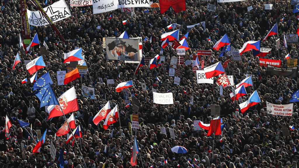  Die Massenproteste in Prag täuschen: Der Großteil der Tschechen verharrt in frustrierter Apathie, kommentiert Ulrich Krökel. 