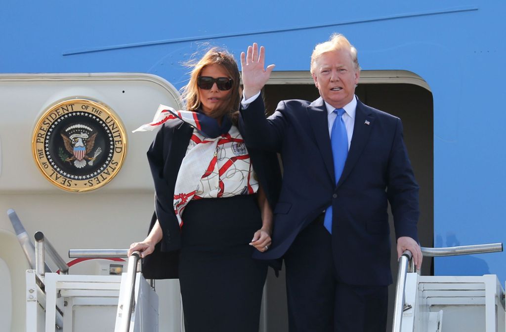 Trump und seine Ehefrau Melania nach ihrer Ankunft in Großbritannien